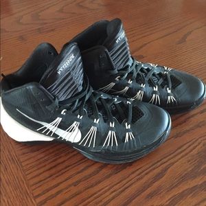 Women’s Nike Lunarlon Basketball Shoes